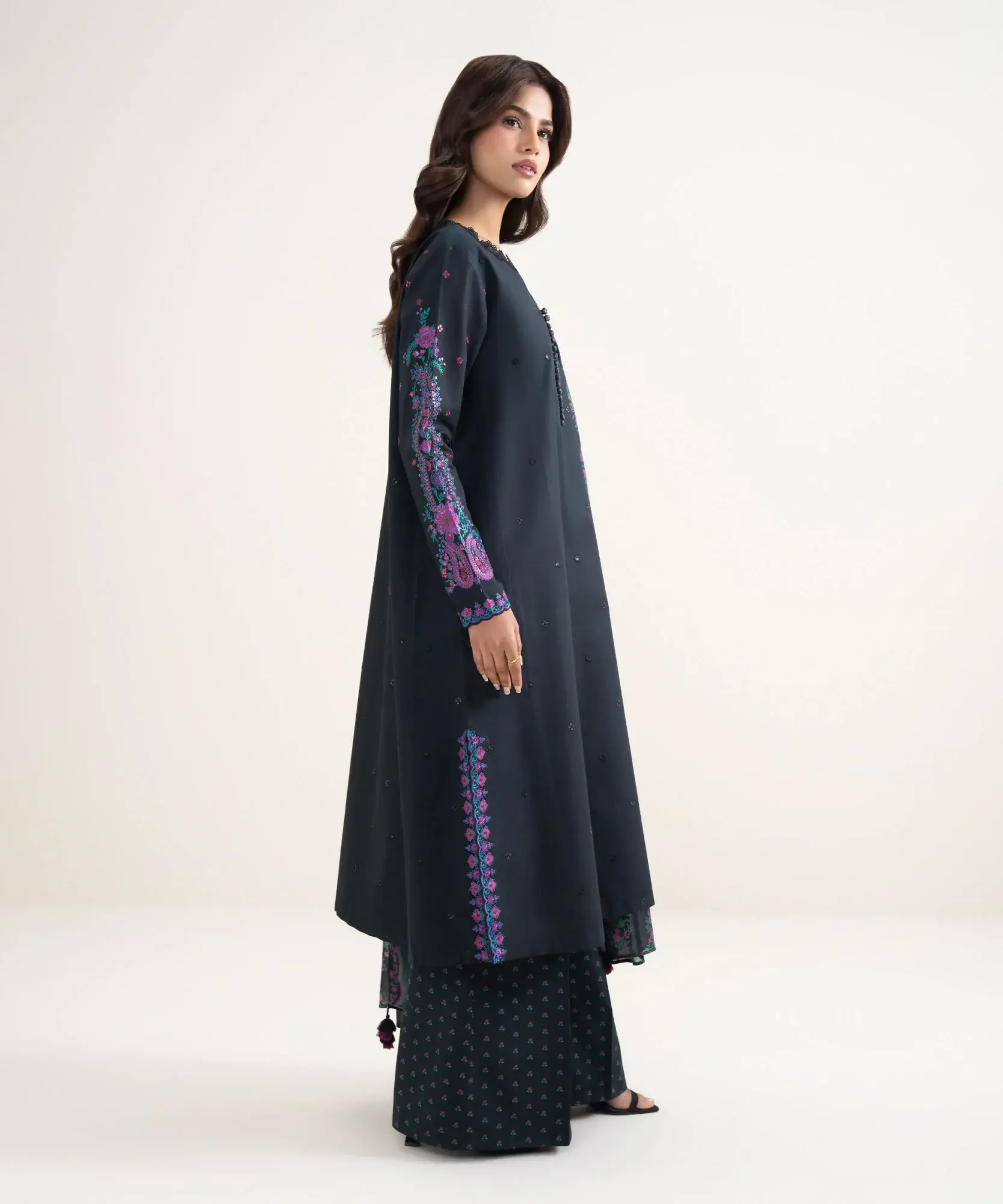 SAPPHIRE 3 Piece EMBROIDERED SUIT in Black — view 3