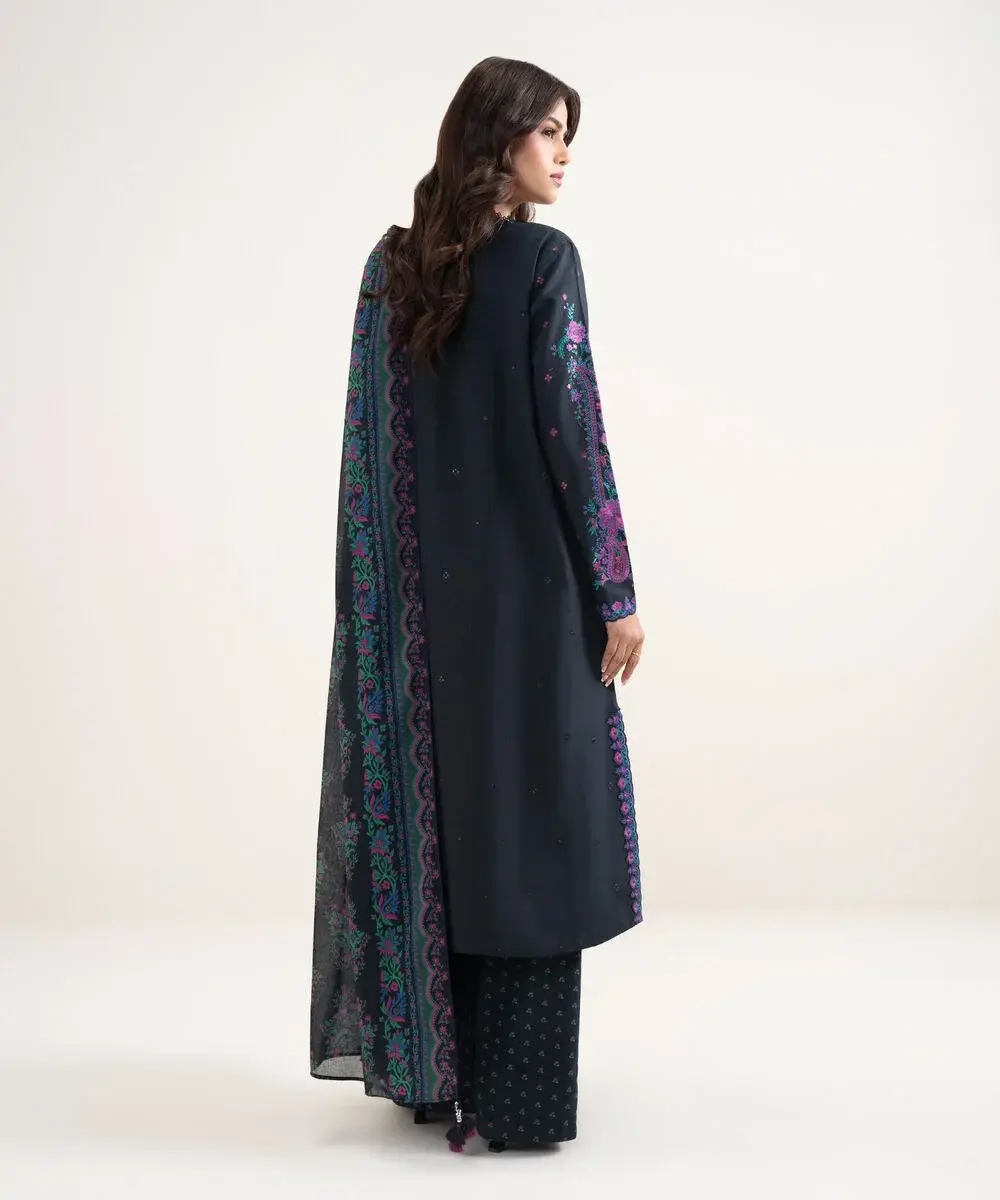 SAPPHIRE 3 Piece EMBROIDERED SUIT in Black — view 4